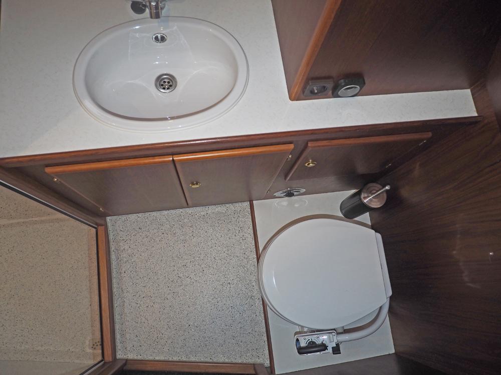 Aft cabin, Accommodation